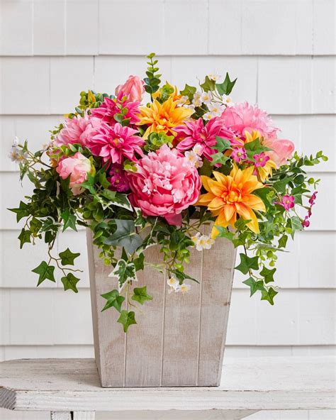 are fake flowers out of style
